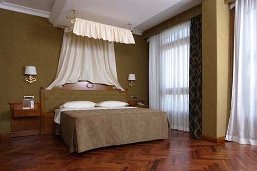 Palazzo Rosenthal Vesuview & Hotel 4*
